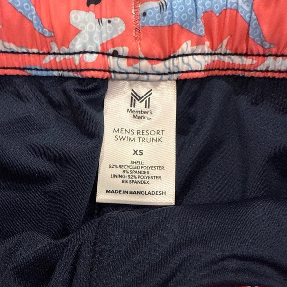 Member’s Mark Resort Swim Trunk 7” Inseam Lined Pink Blue Sharks Men’s Size XS - Picture 5 of 7